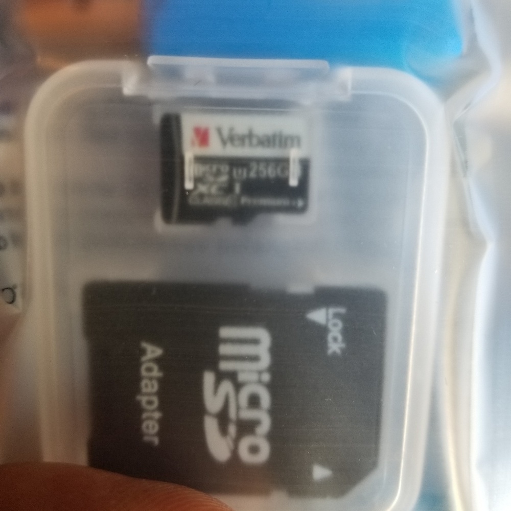 NEW MICRO SD CARD 256 GB WITH READER